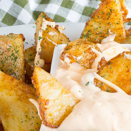 Patate dipper alla paprika e cheddar