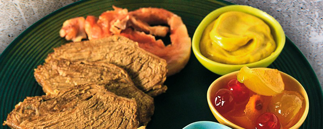 Senape gialla e mostarda di frutta a confronto