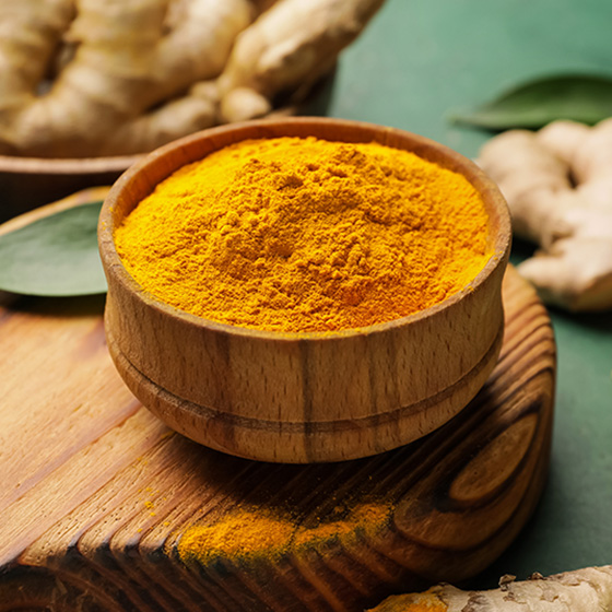 Cos’è la curcuma: come si usa e che differenza c’è dal curry
