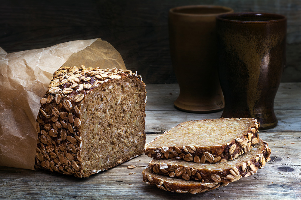 Il pane ai cereali e fiocchi di avena è ottimo per donare alle tue ricette un aspetto più rustico