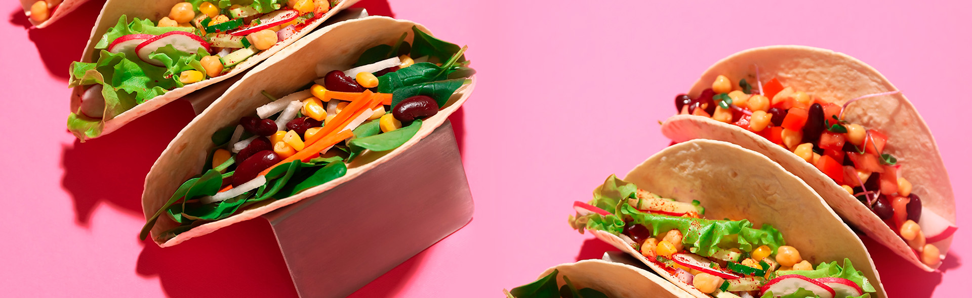 tacos vegetariani con gustose salse vegetariane