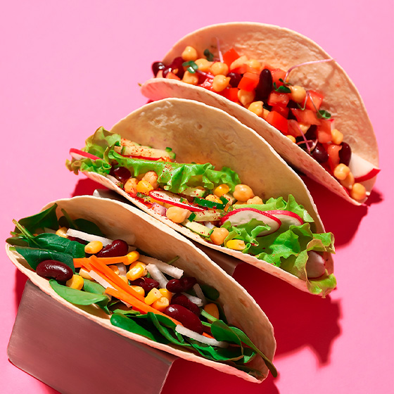 Tacos vegetariani con gustose salse vegetariane