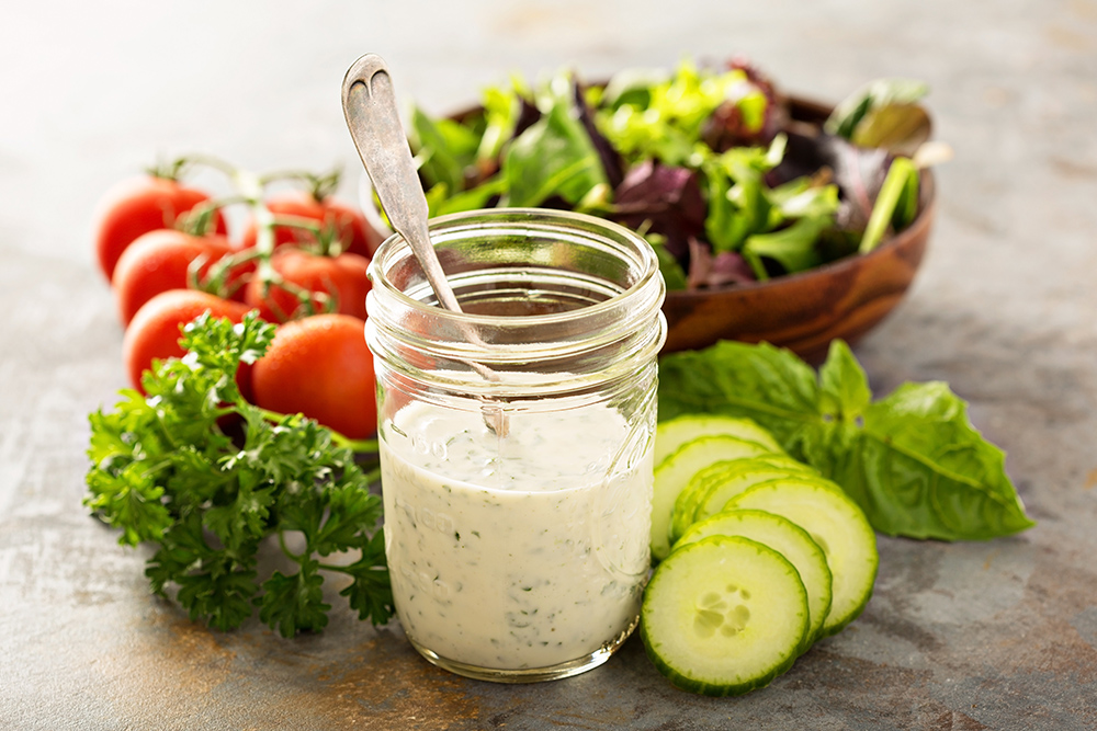 salsa-allo-yogurt-per-insalate