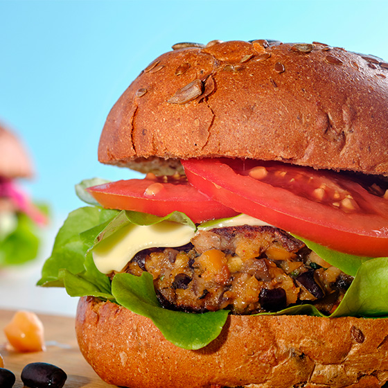 Idee per hamburger vegani, dalla salsa al condimento