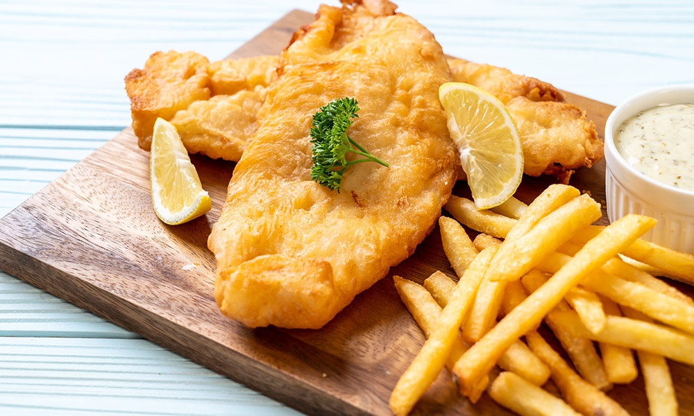 fish and chips con salsa