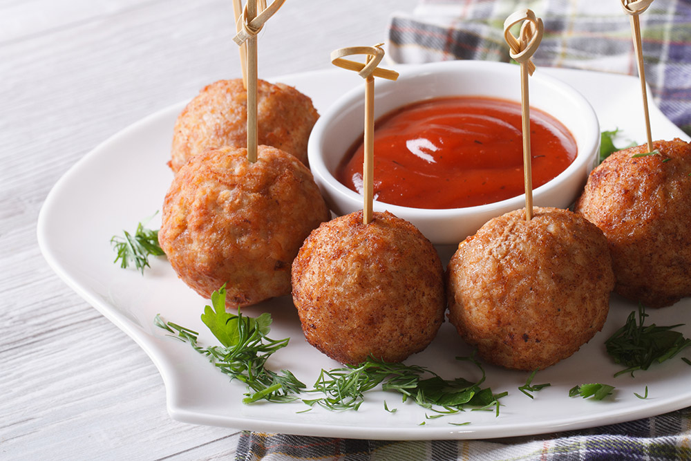 finger food polpette e salsa