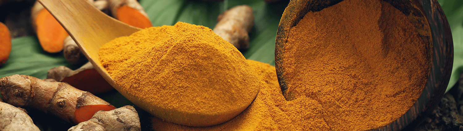 Cos’è la curcuma: come si usa e che differenza c’è dal curry