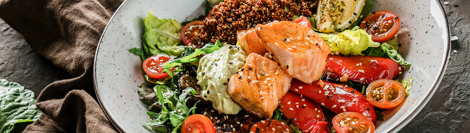 Condimenti classici e alternativi per insalata di mare