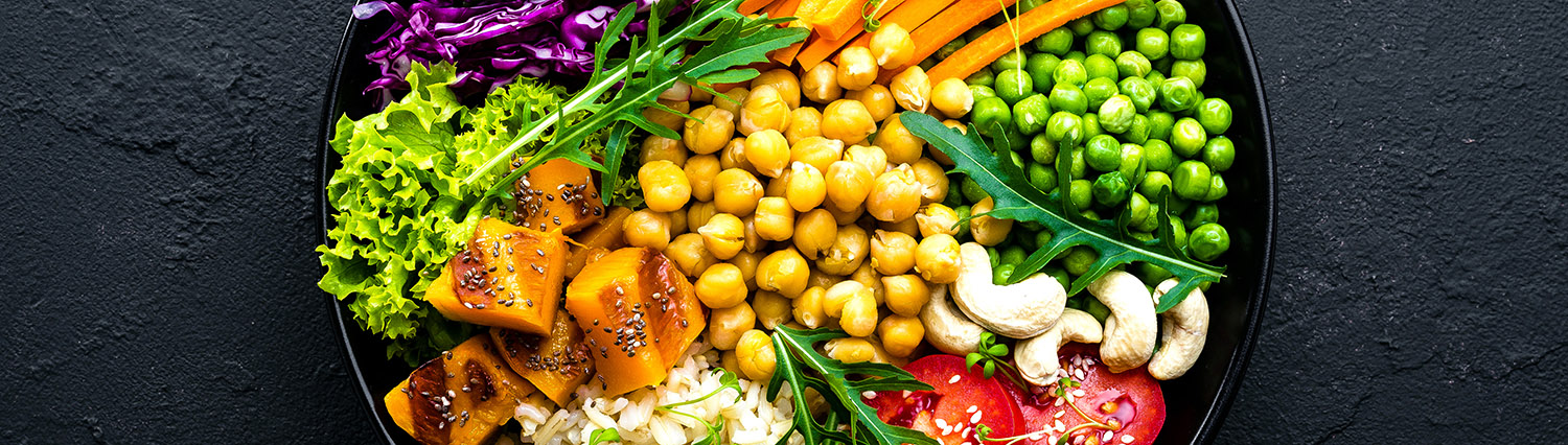 Insalate vegane: ingredienti e salse vegane
