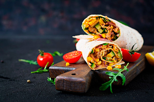 Burritos grigliati con maiale pollo bovino