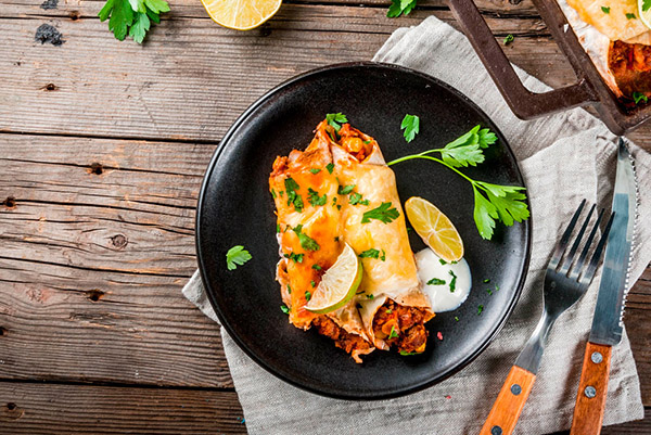 Echiladas con formaggio verdure fagioli