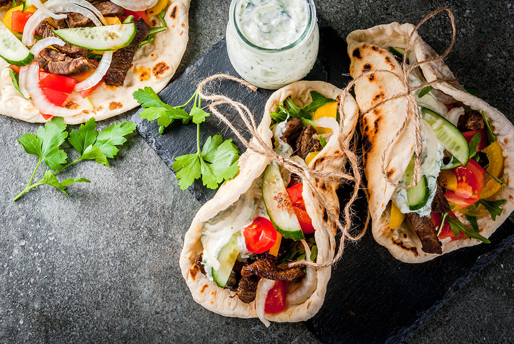 Piadina ripiena con verdure di stagione e carne rossa